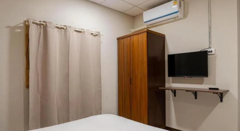 Bed in THE GOOSE HOUSE UBON