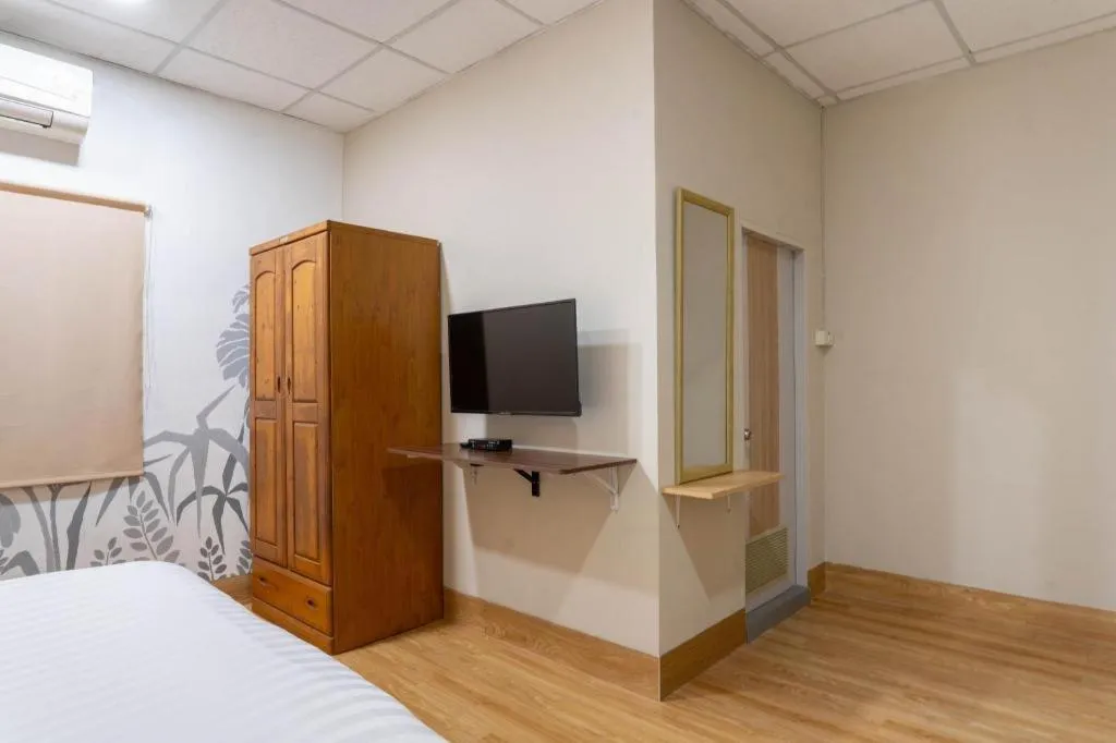 Bed in THE GOOSE HOUSE UBON