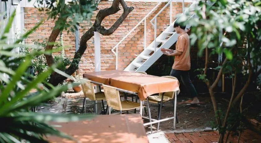 THE GOOSE HOUSE UBON