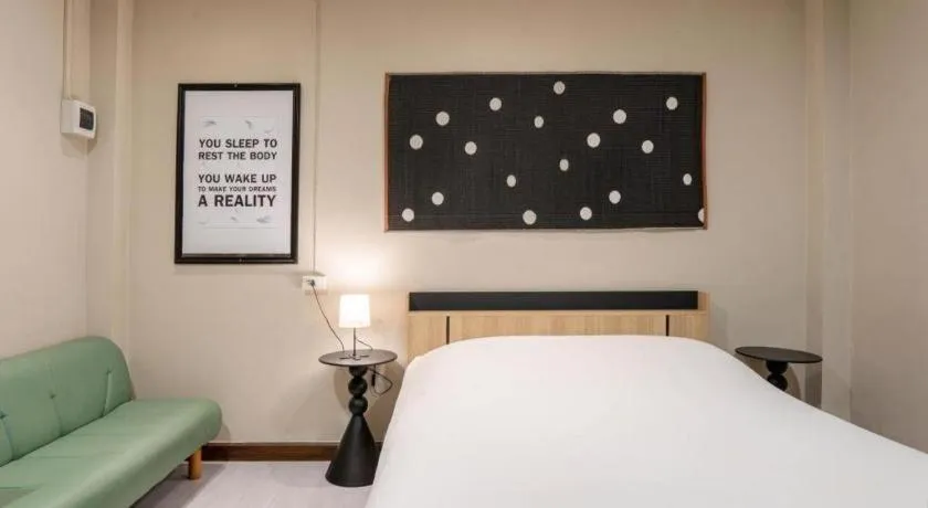 Bed in THE GOOSE HOUSE UBON