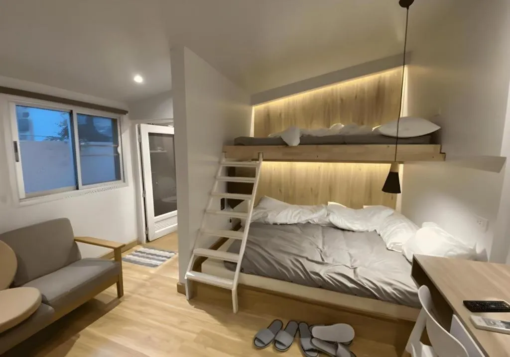 Bed in THE GOOSE HOUSE UBON