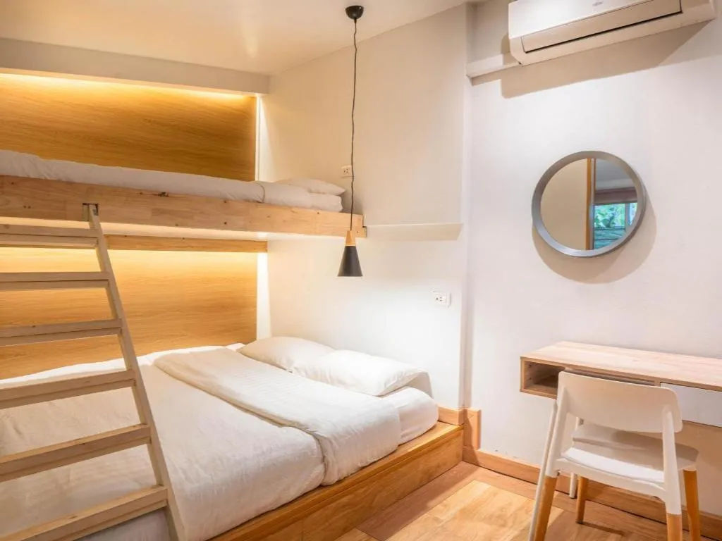 Bed in THE GOOSE HOUSE UBON