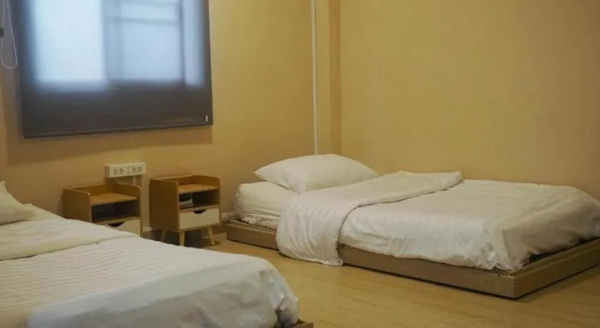 Bed in THE GOOSE HOUSE UBON