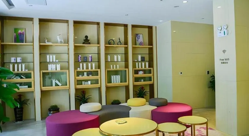 Lavande Hotel·Xishuangbanna Jinghong Songkran Square