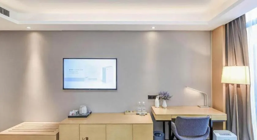 Lavande Hotel·Xishuangbanna Jinghong Songkran Square