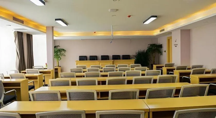 Lavande Hotel·Xishuangbanna Jinghong Songkran Square