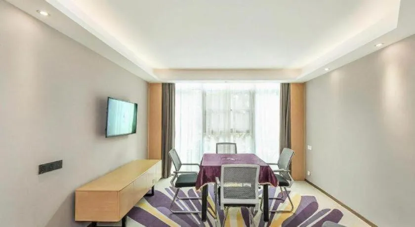 Lavande Hotel·Xishuangbanna Jinghong Songkran Square