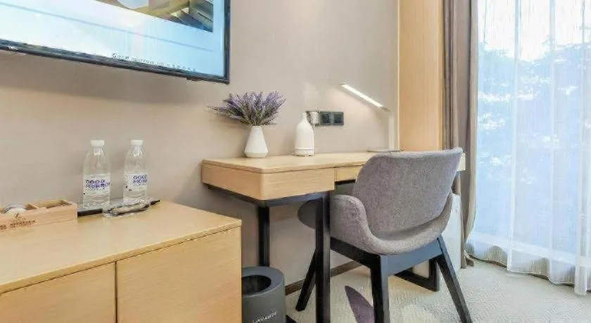 Lavande Hotel·Xishuangbanna Jinghong Songkran Square