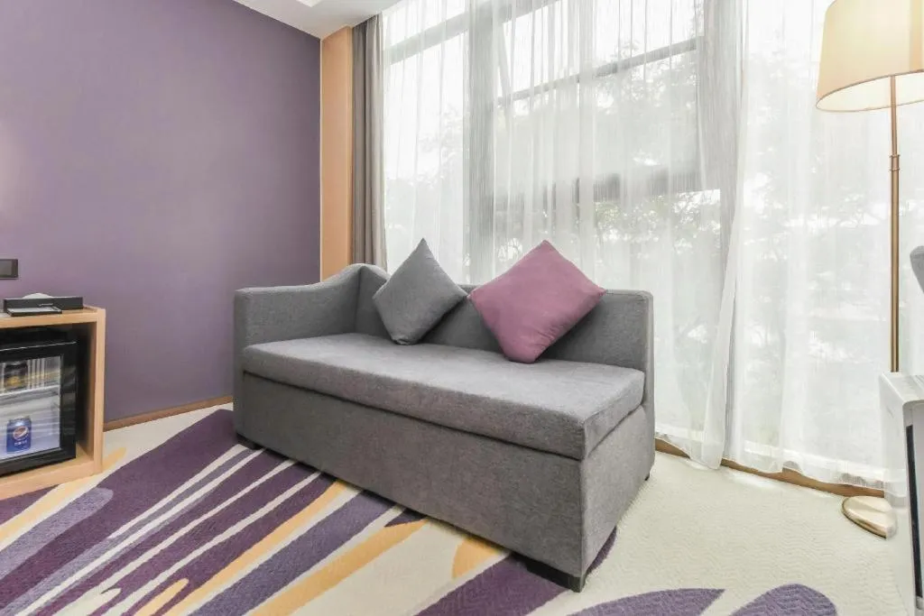 Lavande Hotel·Xishuangbanna Jinghong Songkran Square