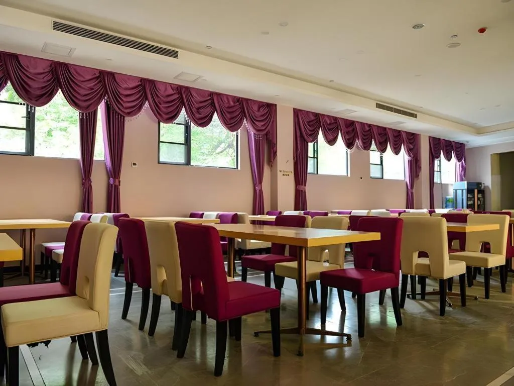 Lavande Hotel·Xishuangbanna Jinghong Songkran Square