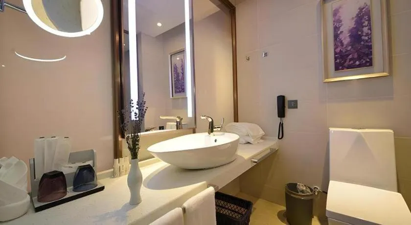 Lavande Hotel·Xishuangbanna Jinghong Songkran Square