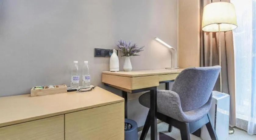 Lavande Hotel·Xishuangbanna Jinghong Songkran Square