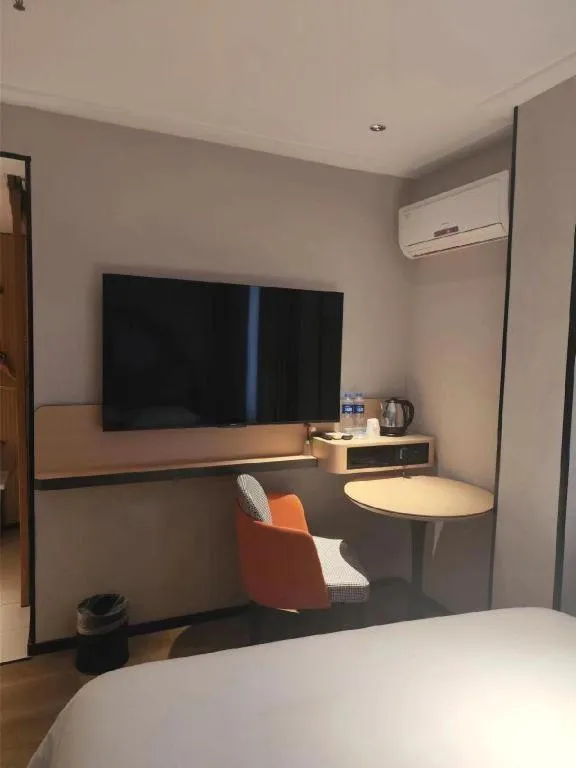 Bed in City Comfort Inn Yulin Bobai Pedestrian Street