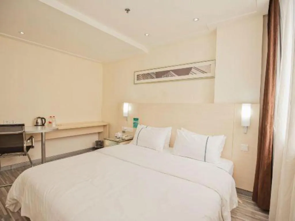 Bed in City Comfort Inn Yulin Bobai Pedestrian Street