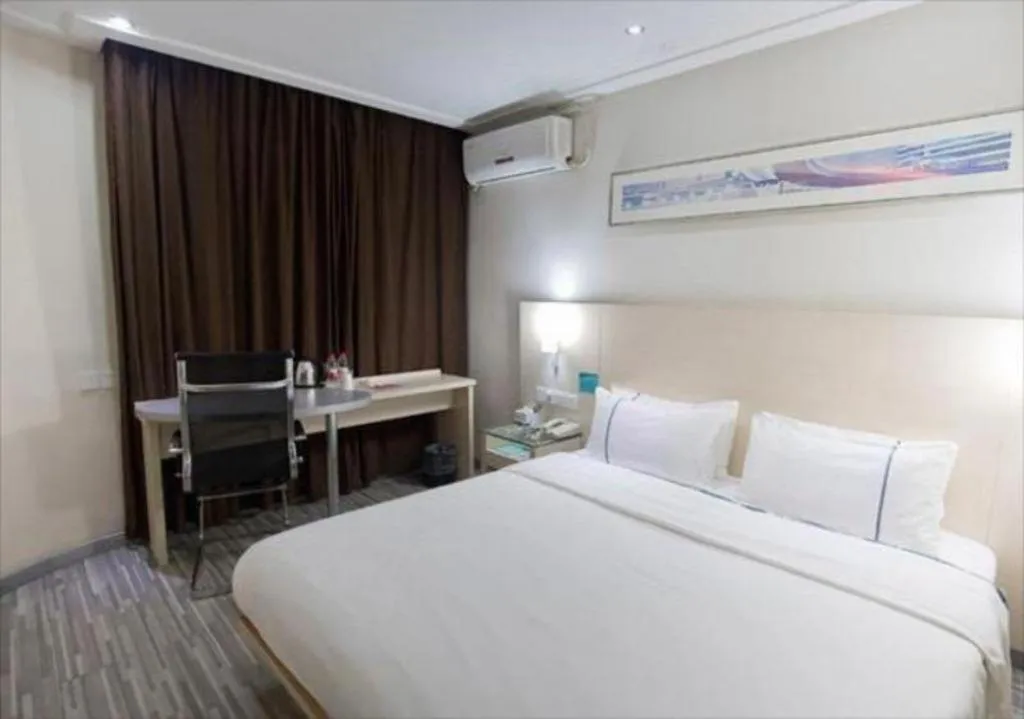 Bed in City Comfort Inn Yulin Bobai Pedestrian Street