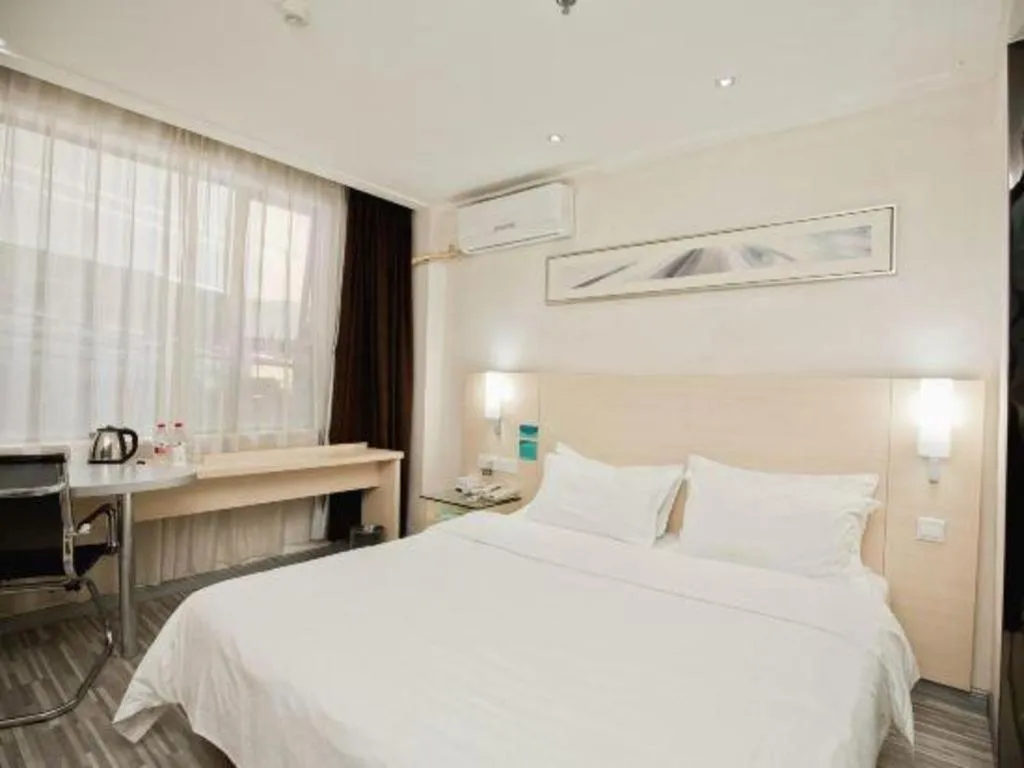 Bed in City Comfort Inn Yulin Bobai Pedestrian Street