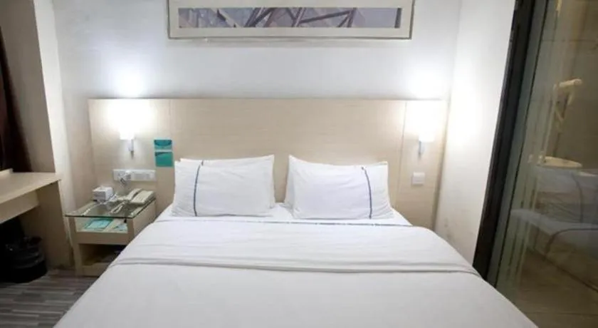 Bed in City Comfort Inn Yulin Bobai Pedestrian Street