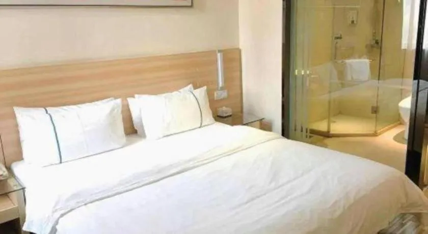 Bed in City Comfort Inn Chibi Railway Station