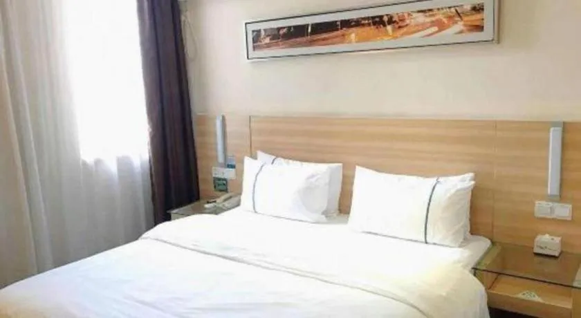 Bed in City Comfort Inn Chibi Railway Station