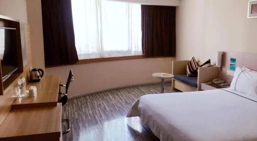 Bed in City Comfort Inn Nanning Guangxi University