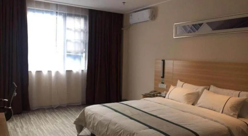 Bed in City Comfort Inn Nanning Guangxi University