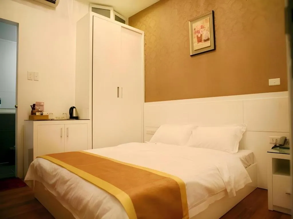 Bed in Hanoi Milan Hotel