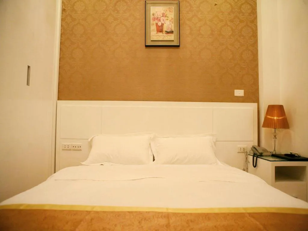 Bed in Hanoi Milan Hotel