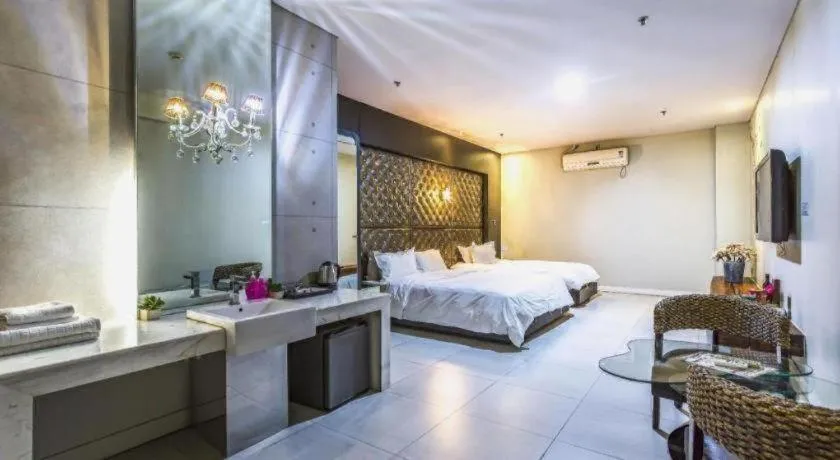 Bed in Qingdao Hengbo Hotel