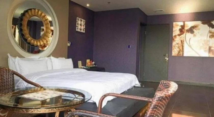 Bed in Qingdao Hengbo Hotel