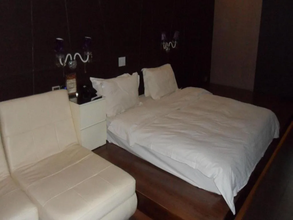 Bed in Qingdao Hengbo Hotel