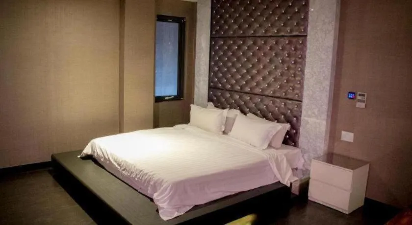 Bed in Qingdao Hengbo Hotel