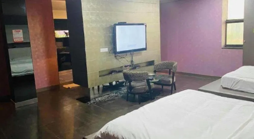 Bed in Qingdao Hengbo Hotel