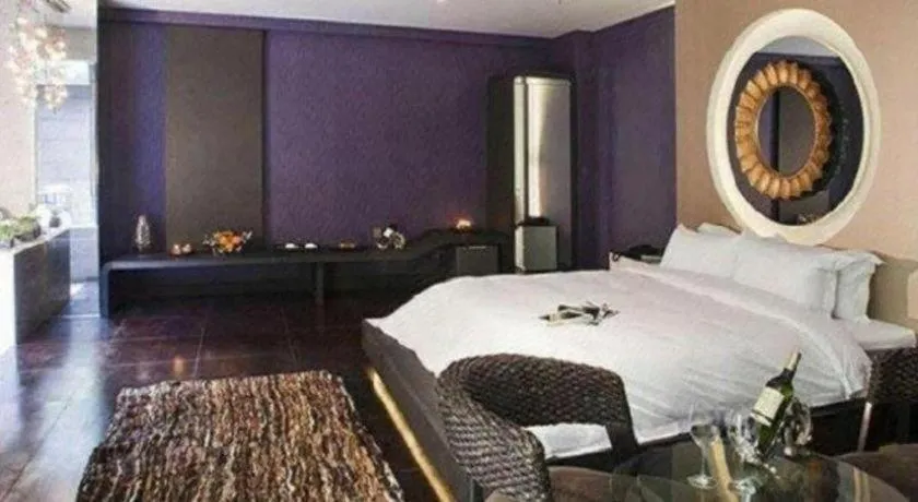 Bed in Qingdao Hengbo Hotel