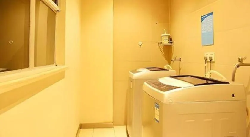 Bed in City Comfort Inn Wuzhou Wangcheng Square