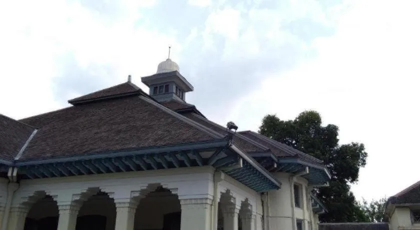 Zaen Hotel Syariah Solo