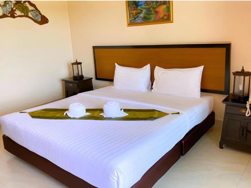 Bed in Rayong Lanna Hotel