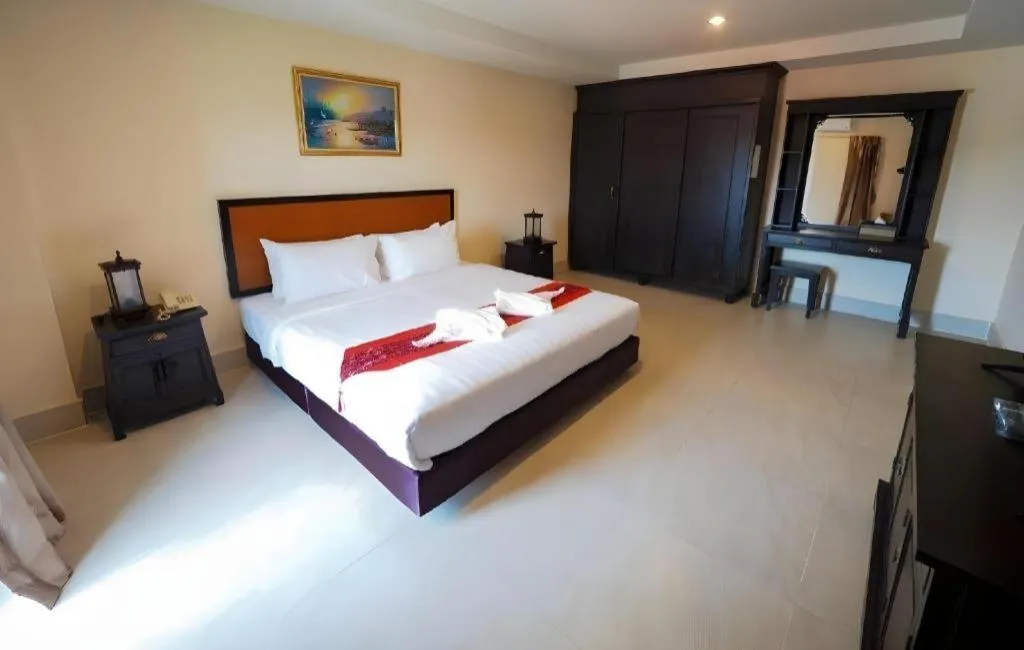 Bed in Rayong Lanna Hotel
