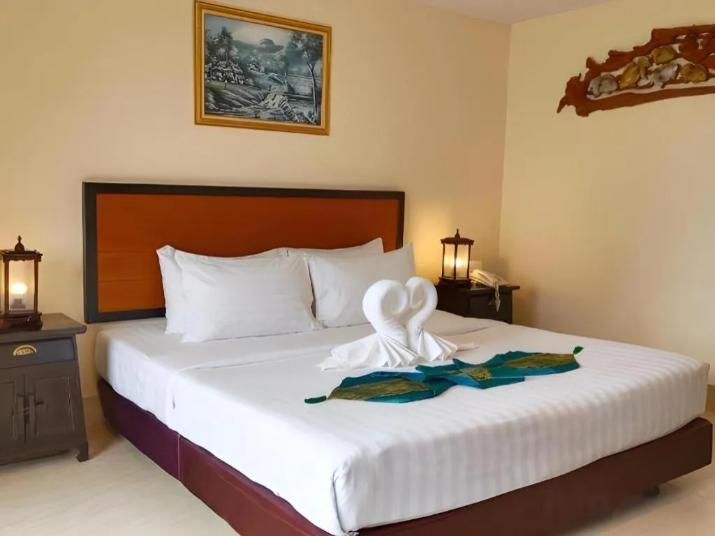 Bed in Rayong Lanna Hotel