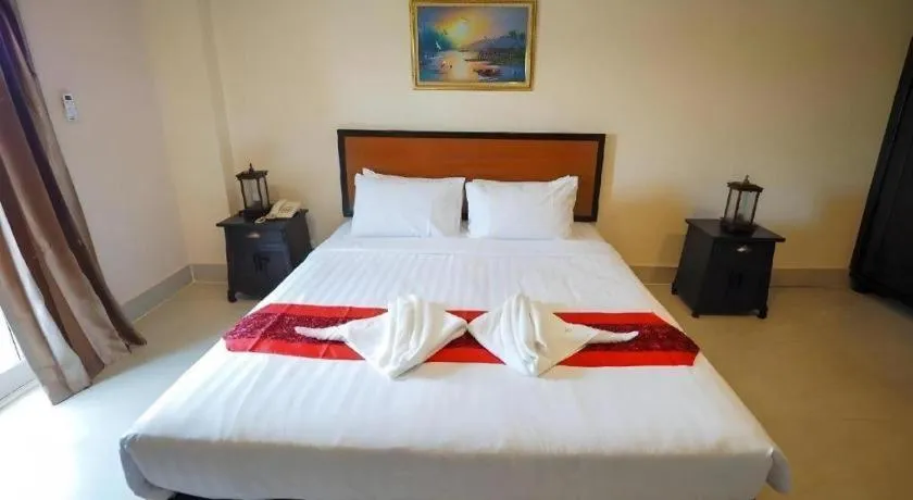 Bed in Rayong Lanna Hotel