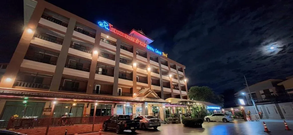 Rayong Lanna Hotel