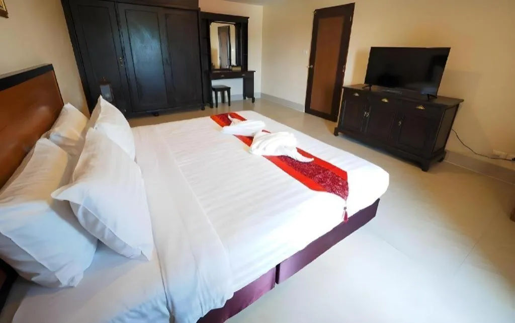 Bed in Rayong Lanna Hotel