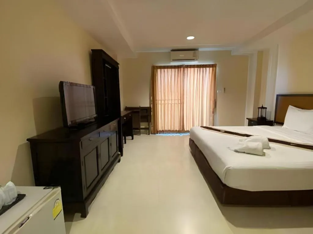 Bed in Rayong Lanna Hotel