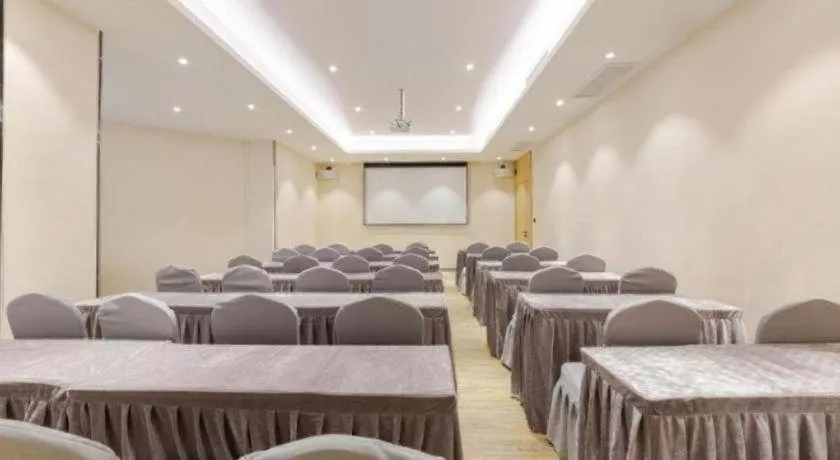 City Comfort Inn Wuhan Badajia Heping Park Metro Station