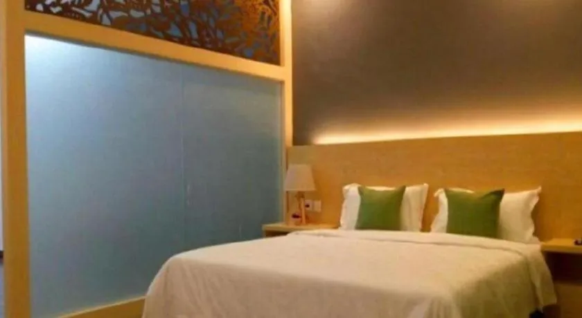 Bed in Yi Mi Hotel Shenzhen Longgang Pinghu South China City