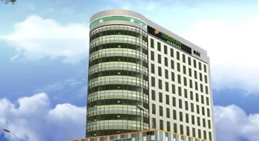 Horison Nindya Semarang