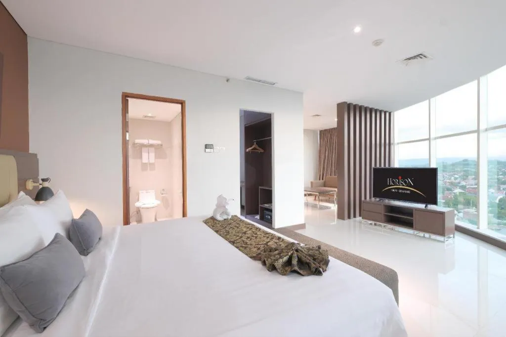 Bed in Horison Nindya Semarang