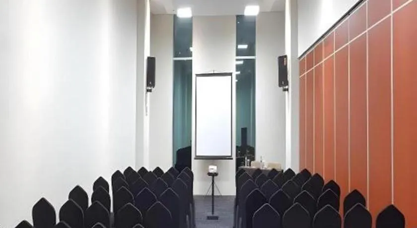 Horison Nindya Semarang