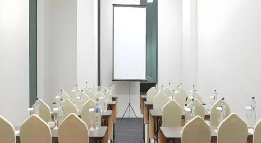 Horison Nindya Semarang