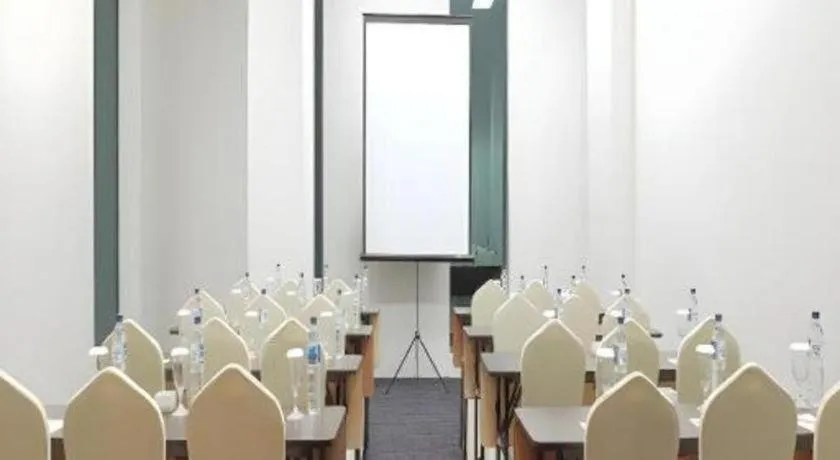 Horison Nindya Semarang