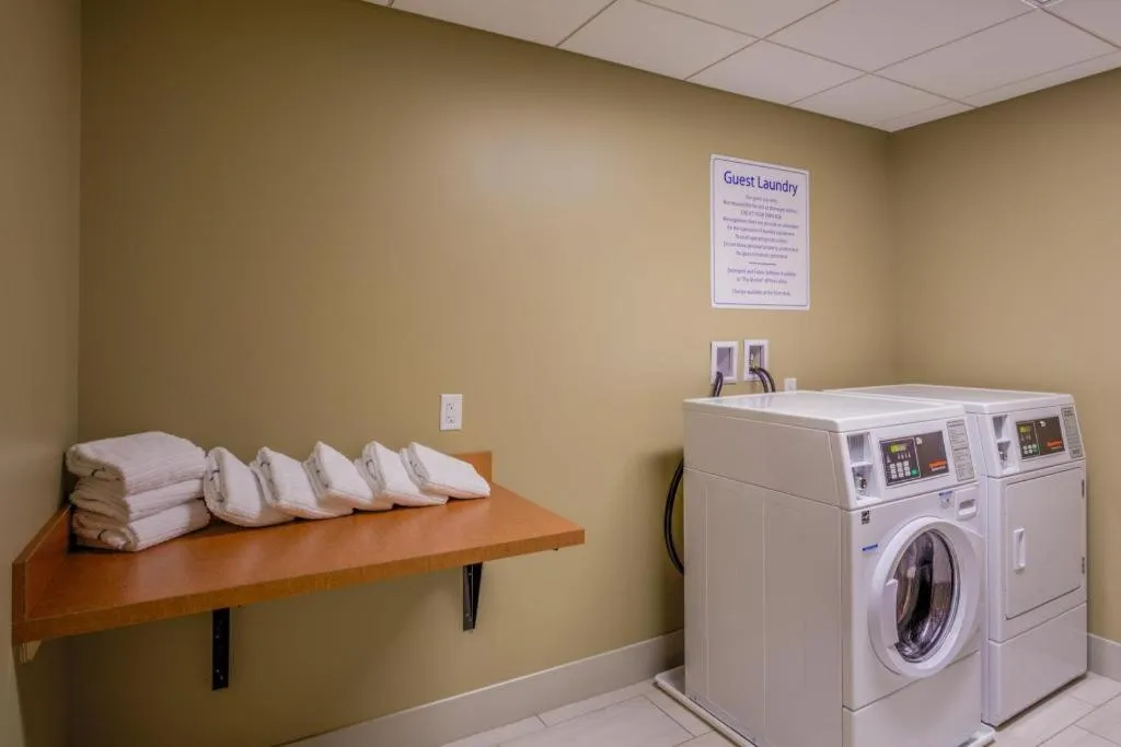 Holiday Inn Express & Suite Milroy - Reedsville By IHG